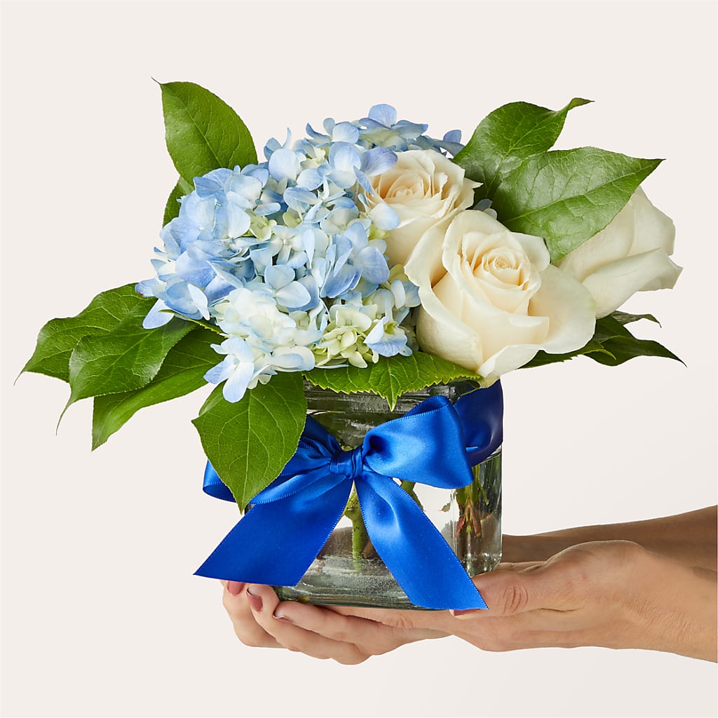 Sky Blue Delight Bouquet – Four Seasons Flowers, Guelph ON