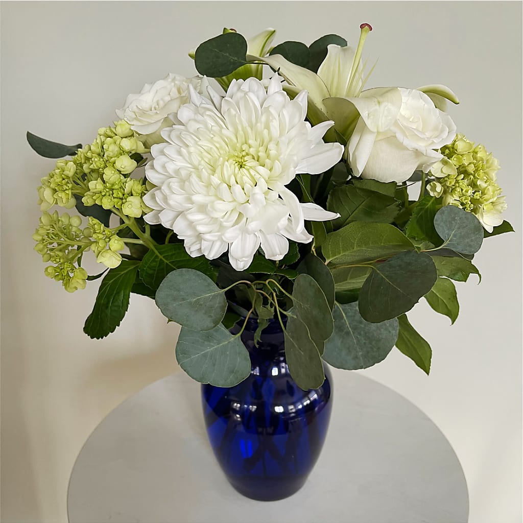 Snowy Dreams Bouquet –  Four Seasons Flowers, Guelph ON